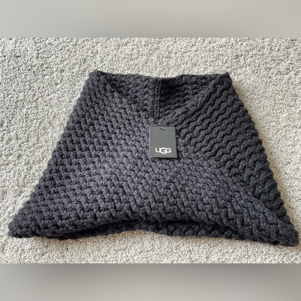 UGG Sequoia Twist Solid Knit Snood Scarf Neck Warmer Black NWT $95